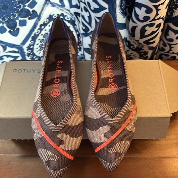 Rothy's Taupe camo points - Picture 3 of 4